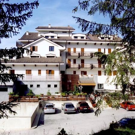 Grand Hotel delle Rocche Rocca di Mezzo Esterno foto