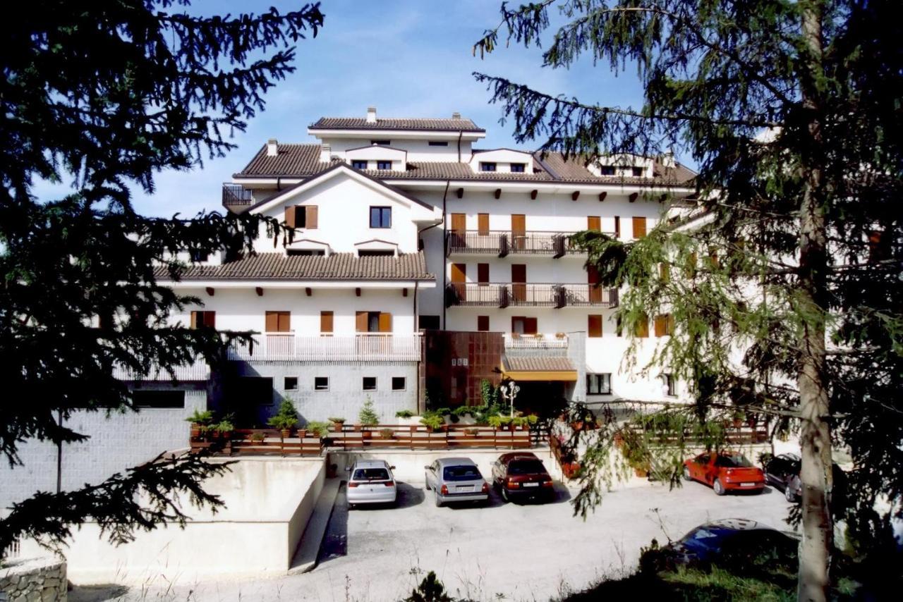 Grand Hotel delle Rocche Rocca di Mezzo Esterno foto