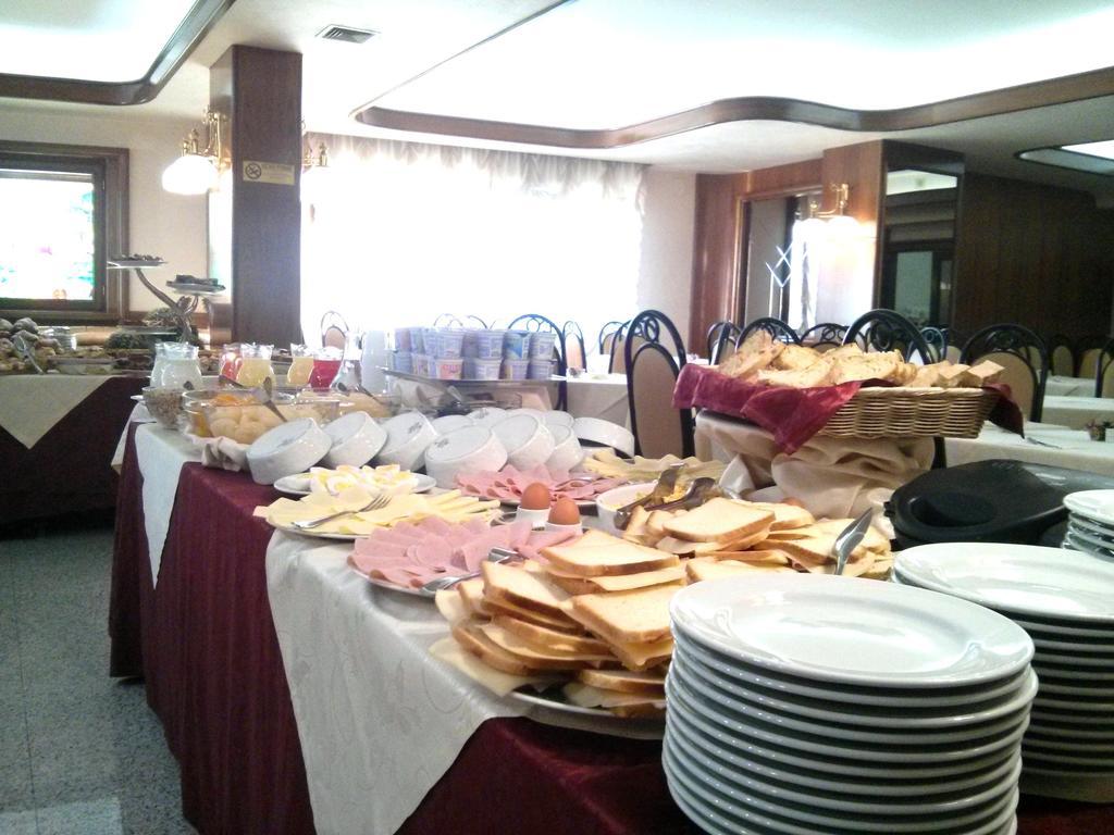 Grand Hotel delle Rocche Rocca di Mezzo Esterno foto