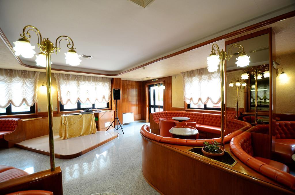 Grand Hotel delle Rocche Rocca di Mezzo Esterno foto