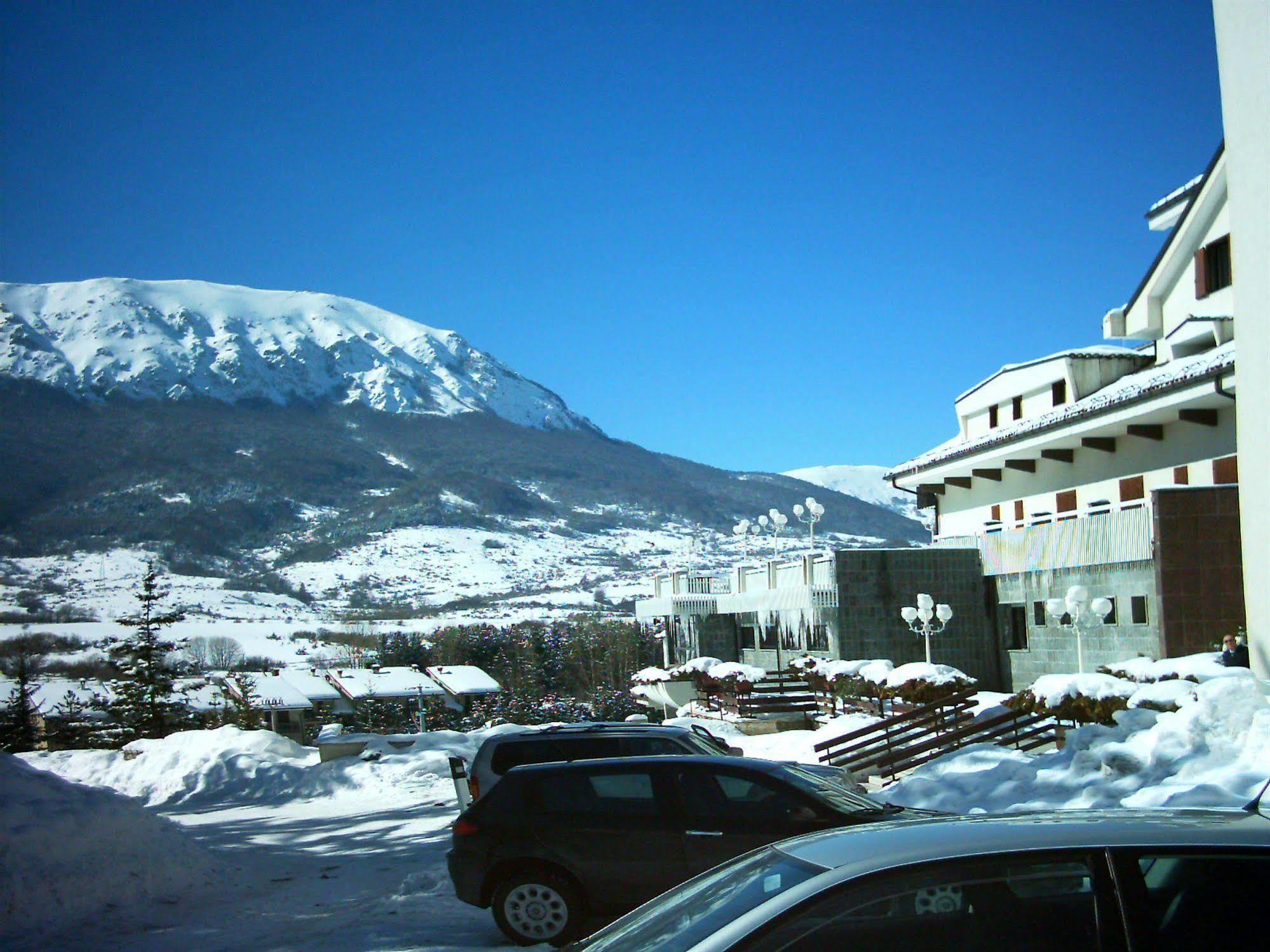 Grand Hotel delle Rocche Rocca di Mezzo Esterno foto