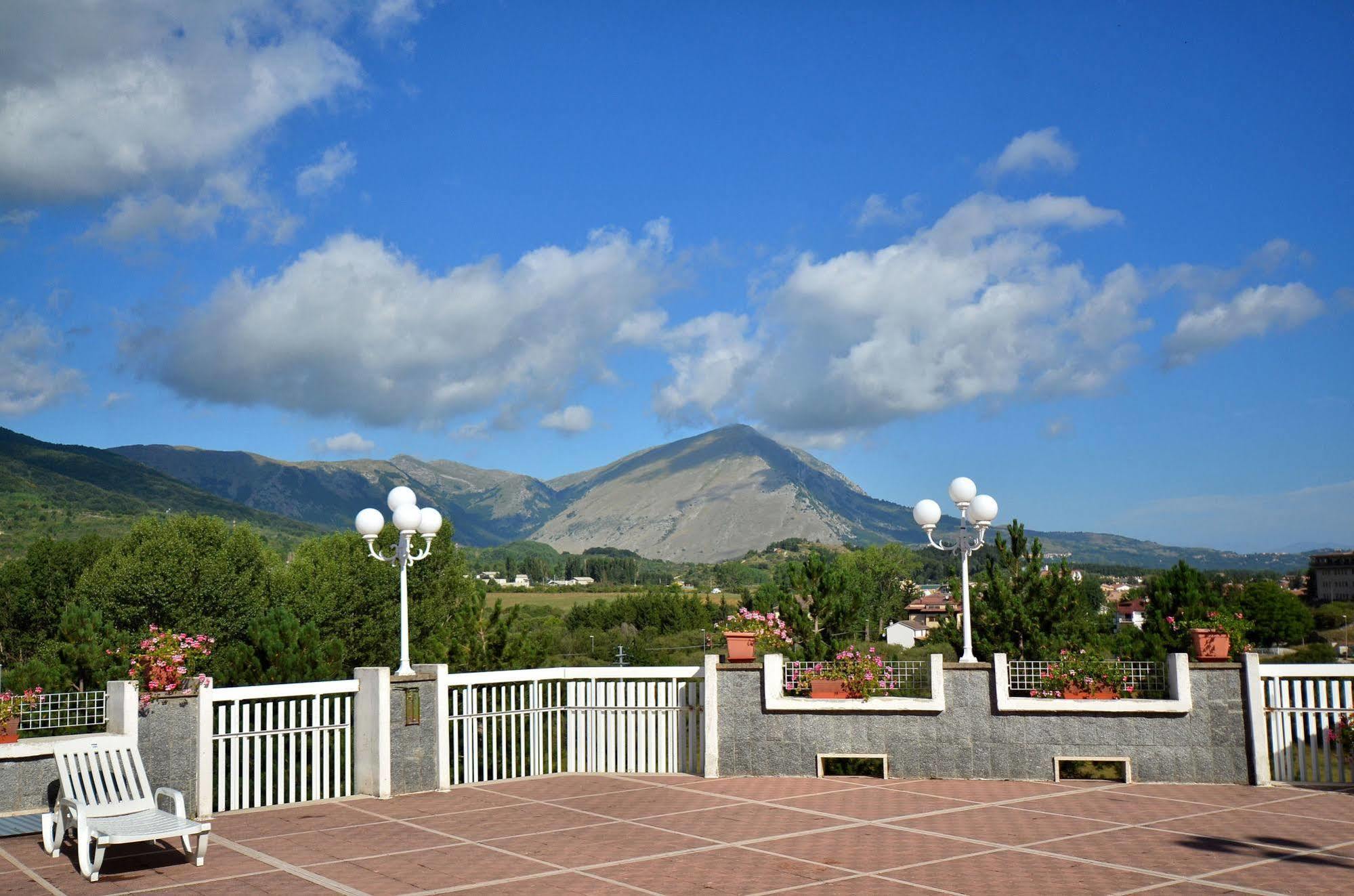 Grand Hotel delle Rocche Rocca di Mezzo Esterno foto