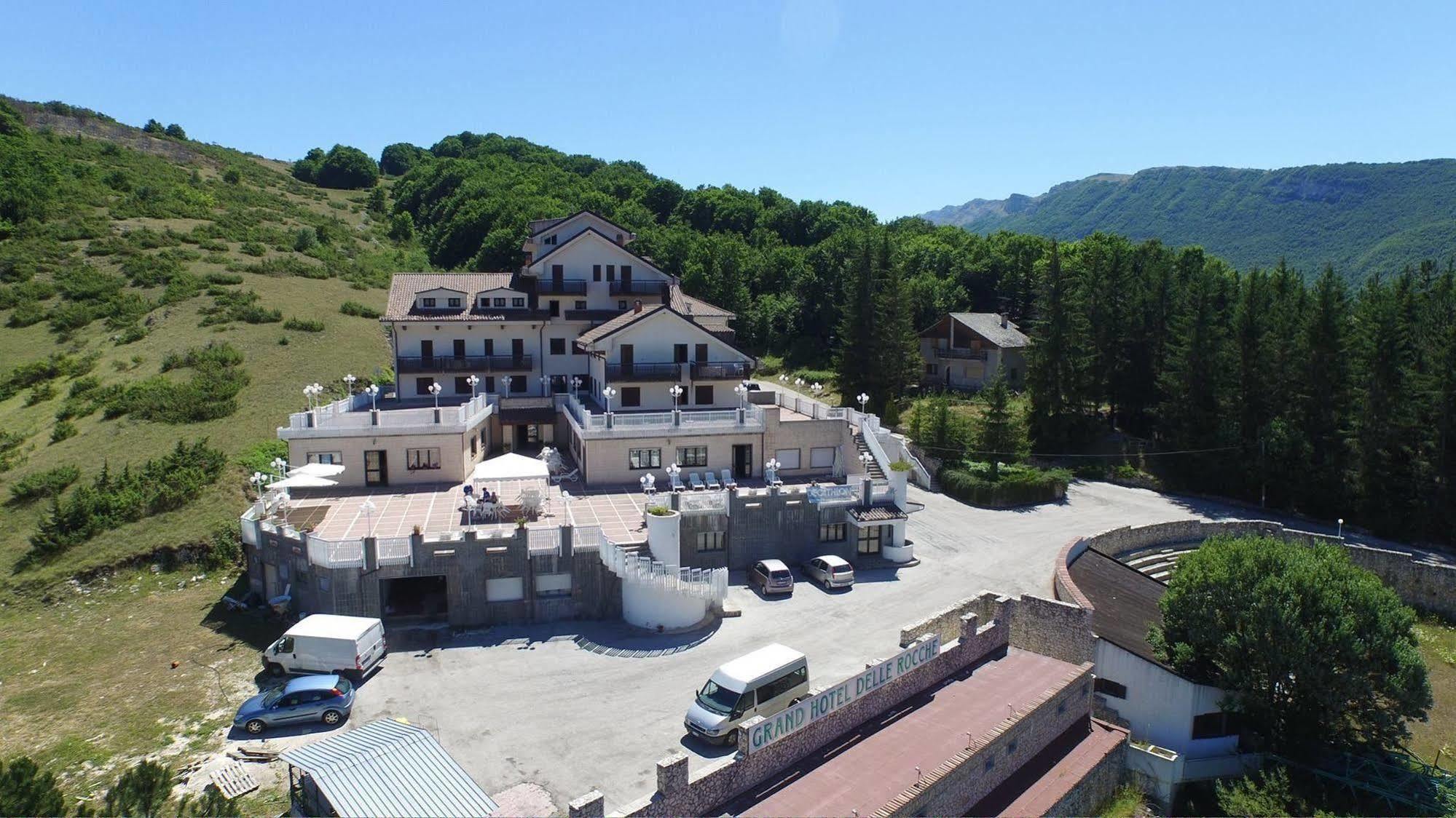 Grand Hotel delle Rocche Rocca di Mezzo Esterno foto